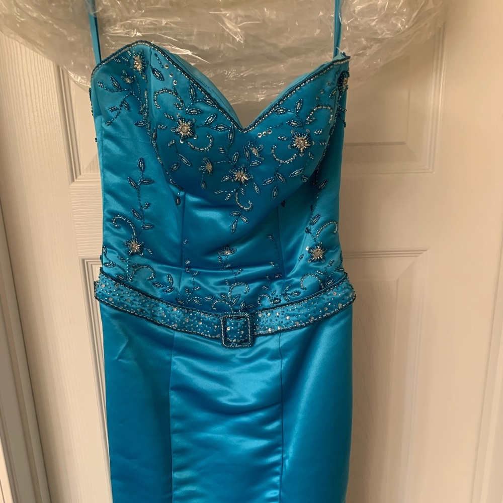 Turquoise size 4 formal strapless dress